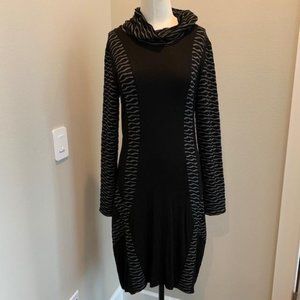 Elegant Black and Gray Long Sleeve Dress